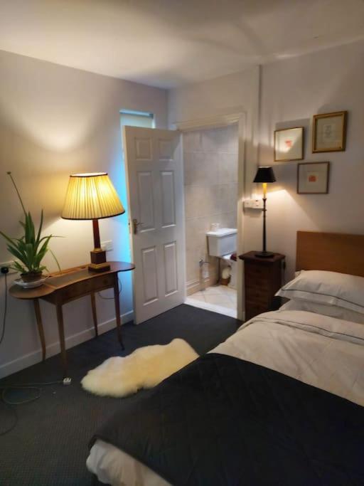 The Old Goathouse Hotell Kildare Eksteriør bilde